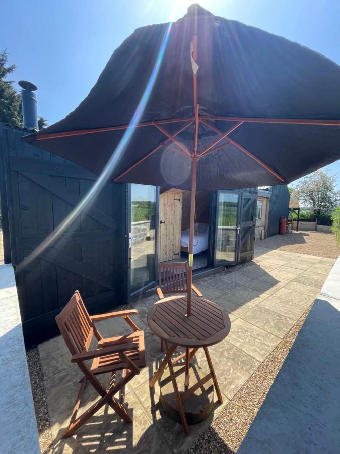 Henny Riverside Glamping Sudbury  Kültér fotó